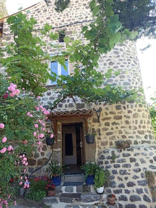 למאסטר Gite Le Rocher Du Chateau De Retourtour מראה חיצוני תמונה