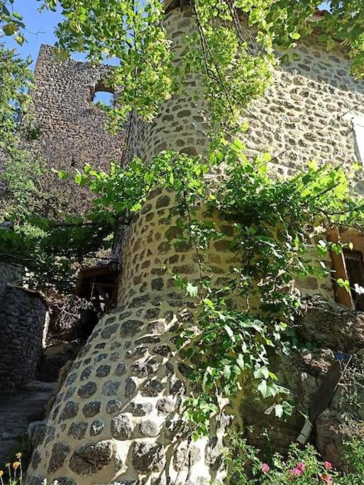 למאסטר Gite Le Rocher Du Chateau De Retourtour מראה חיצוני תמונה